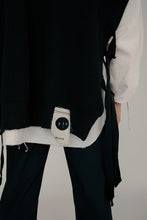Cargar imagen en el visor de la galería, Kiyo Vest Black

